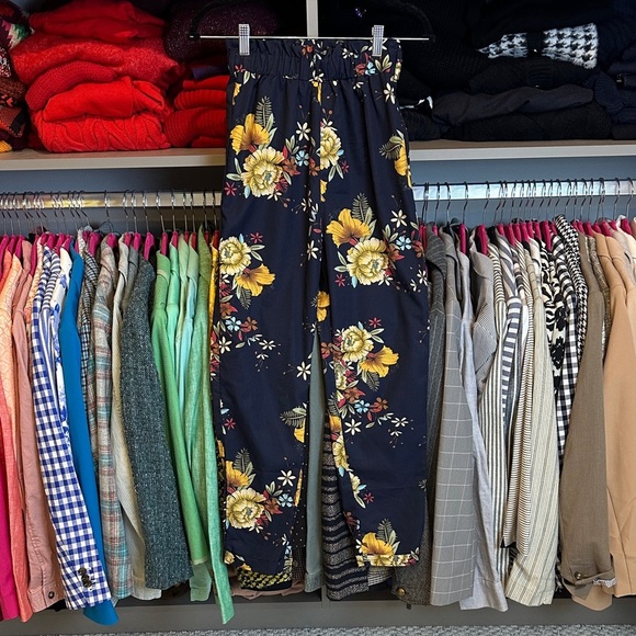 SHEIN navy/yellow floral elastic waistband ankle length cuffed pants size XS - Picture 1 of 3